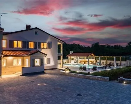 Villa Attractive