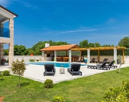 Attractive Villa *