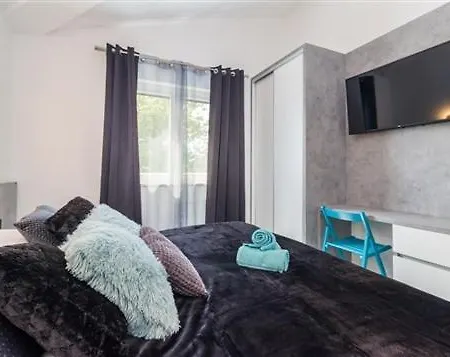 Attractive Vila *