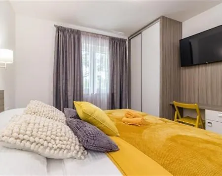 Attractive Vila *