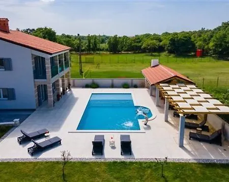 Villa Attractive